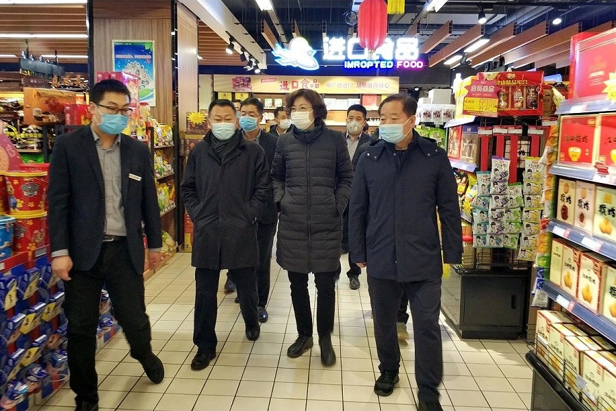 市委書記張惠一行蒞臨新瑪特購物廣場視察疫情防控及市場供應(yīng)情況